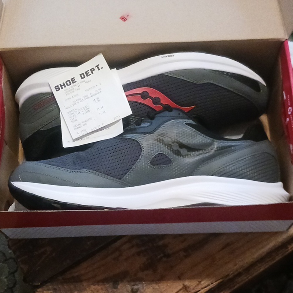 Saucony. Mens size 15W brand new never worn
